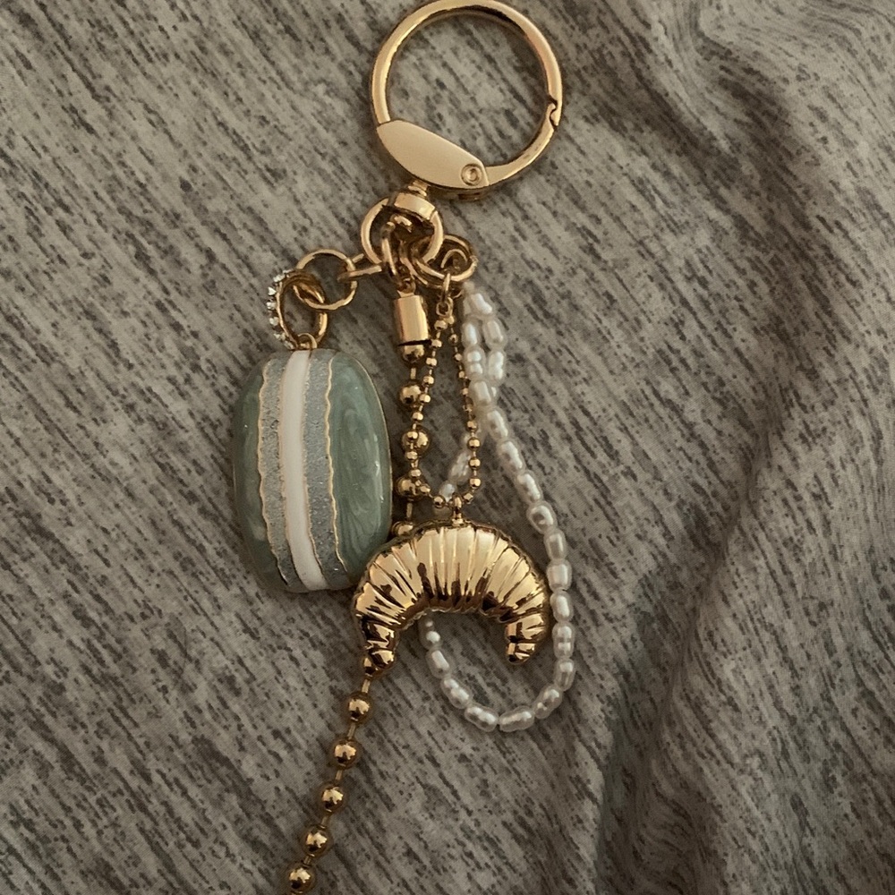 A New Day Gold and Green Keychain Holder